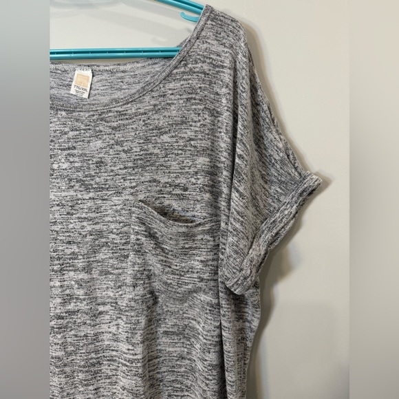 Grey Tee - Picture 3 of 3